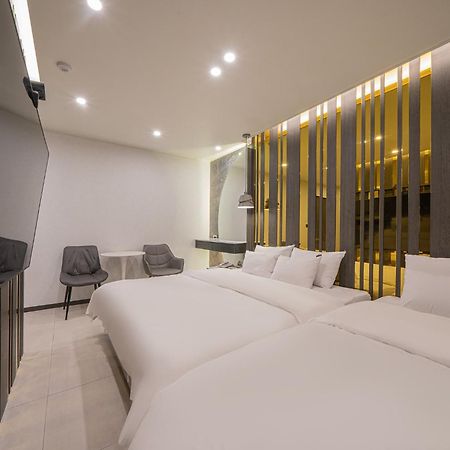 Brown Dot Hotel Sinan 光州 エクステリア 写真