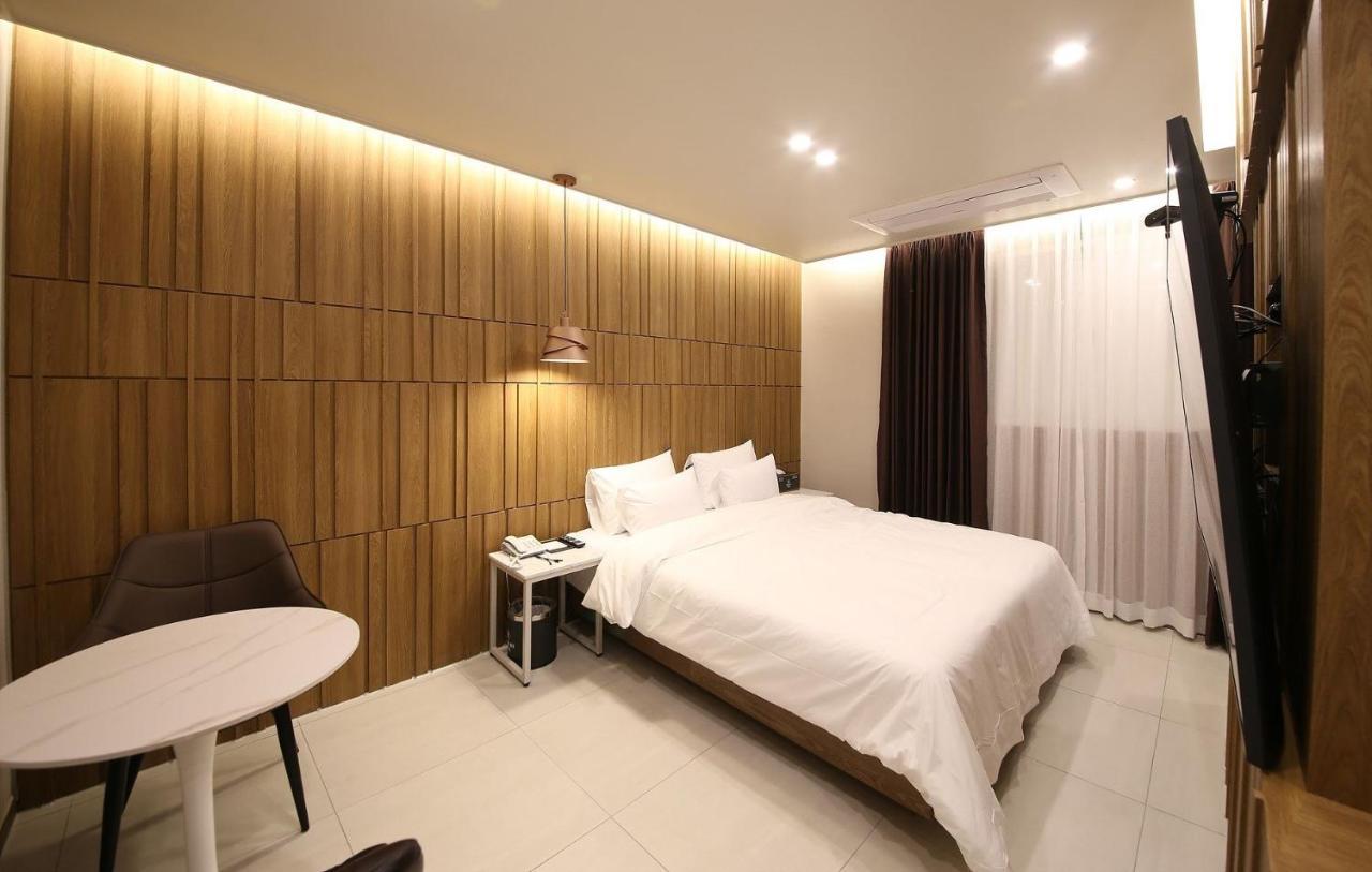 Brown Dot Hotel Sinan 光州 エクステリア 写真