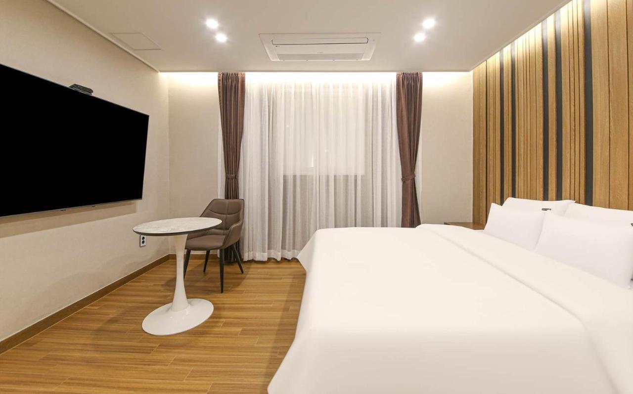Brown Dot Hotel Sinan 光州 エクステリア 写真