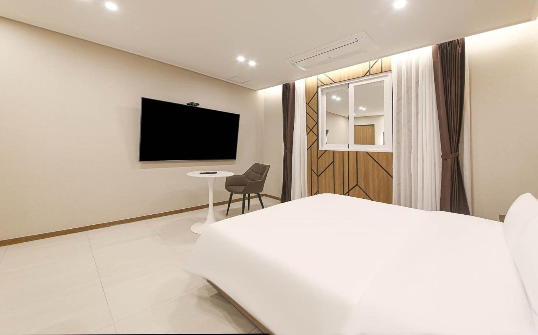 Brown Dot Hotel Sinan 光州 エクステリア 写真