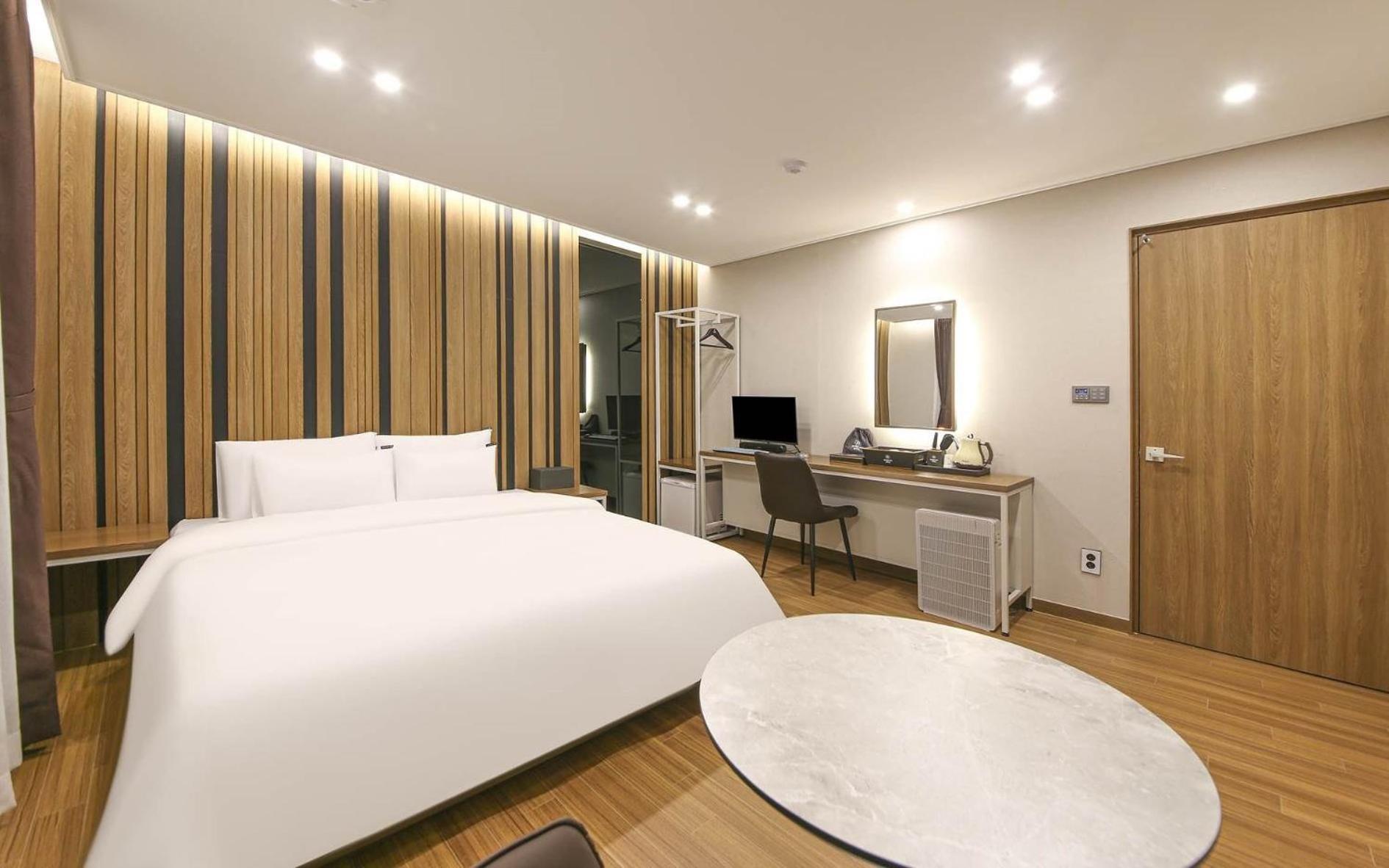 Brown Dot Hotel Sinan 光州 エクステリア 写真